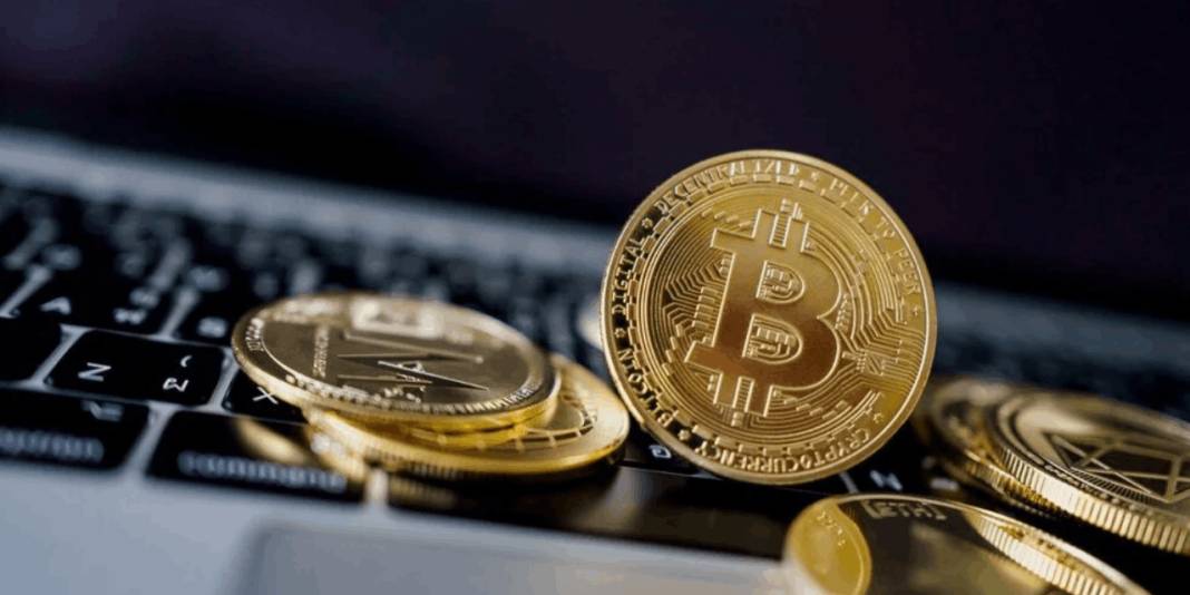 Bitcoin ve altcoinlerde sert düşüş: 696 milyon dolar silindi 5